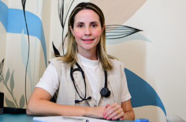 Saiba como se tornar médico, quanto custa a formação e quais são as principais áreas de especialização.